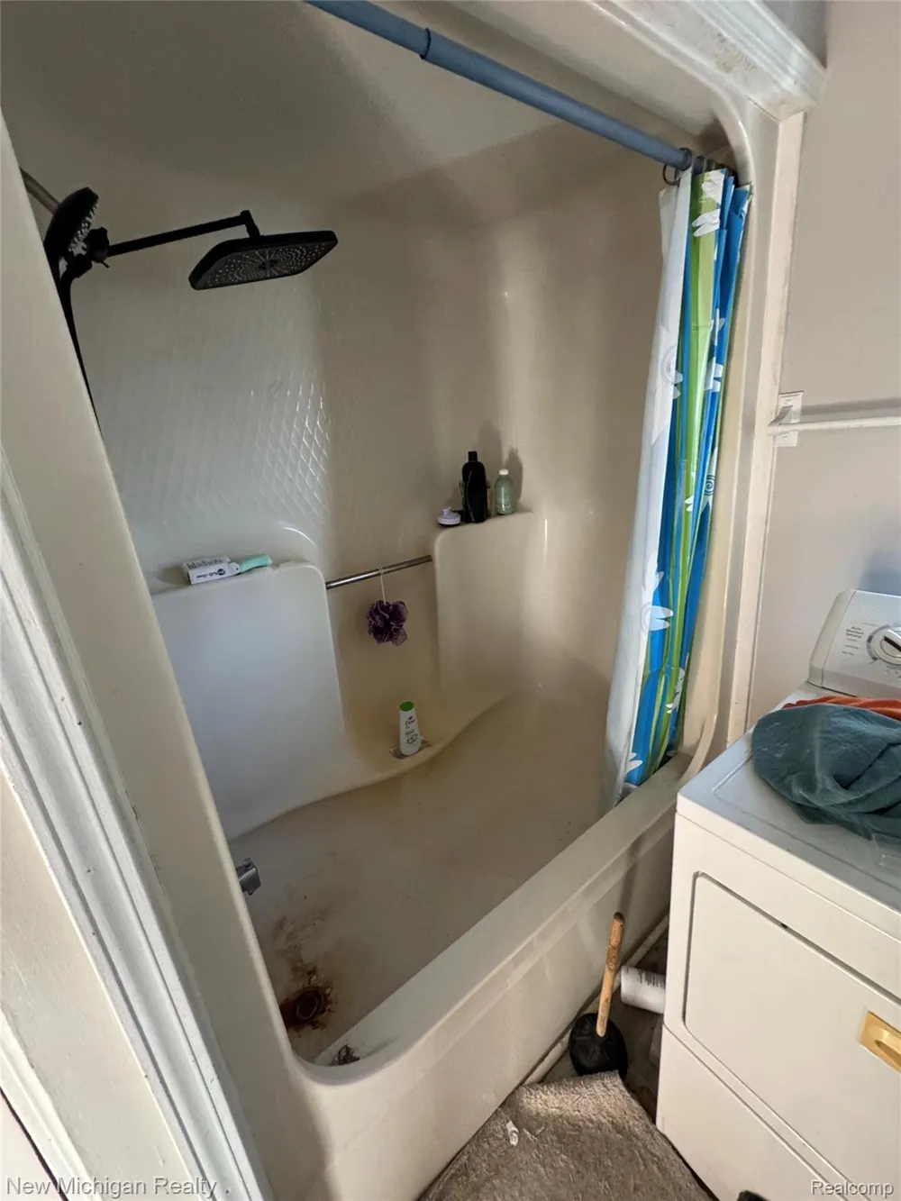 305 E Rolfe Perry City, MI 48872
