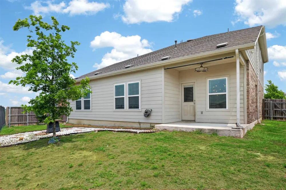 7332 Fall Ray Drive Del Valle, TX 78617