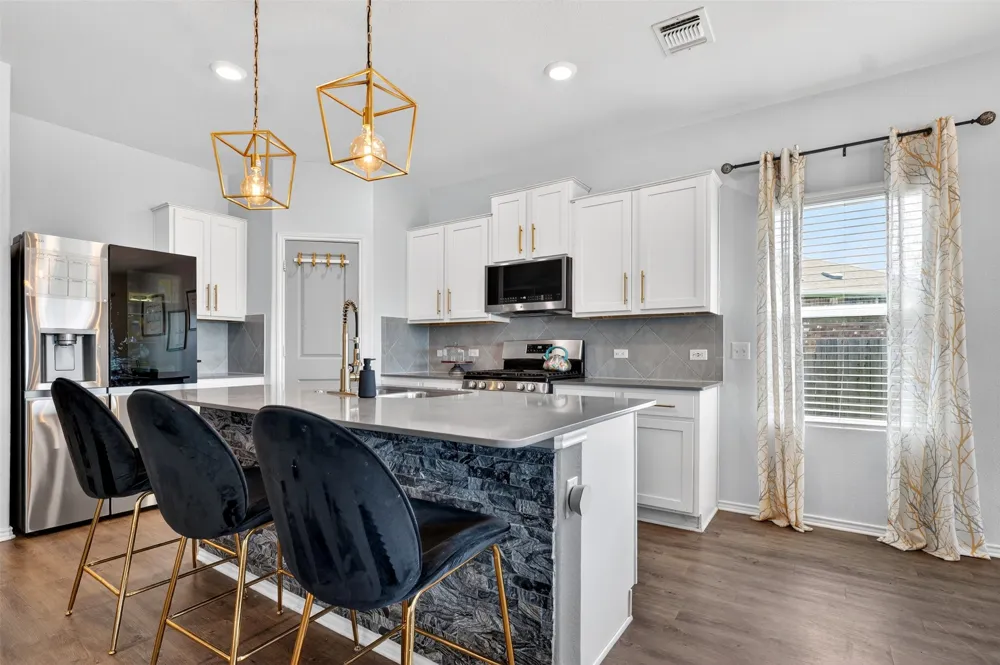 7332 Fall Ray Drive Del Valle, TX 78617