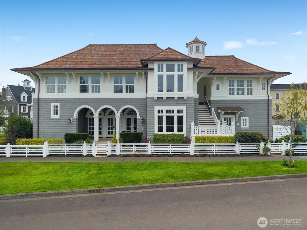 7 E Myrtle Lane Pacific Beach, WA 98571