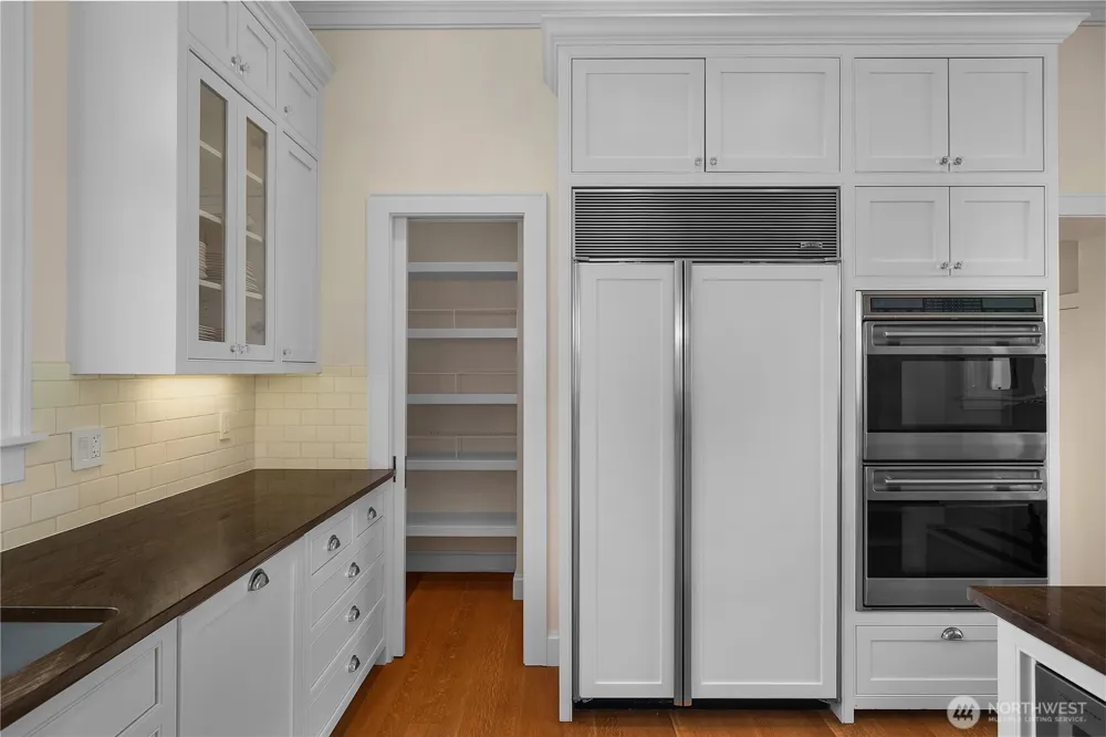 7 E Myrtle Lane Pacific Beach, WA 98571