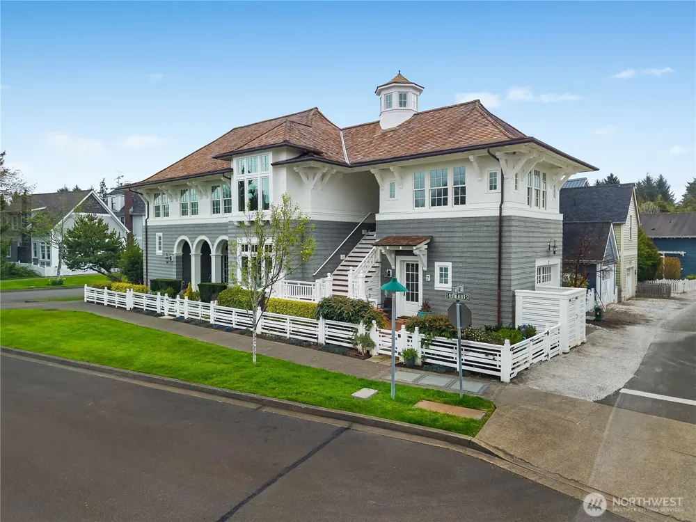 7 E Myrtle Lane Pacific Beach, WA 98571
