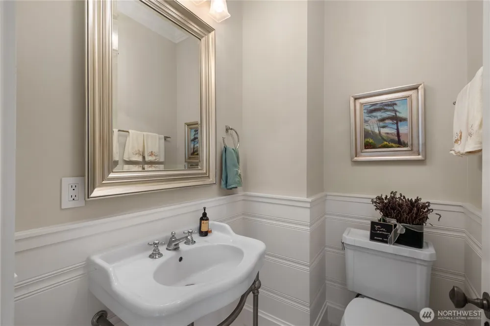 7 E Myrtle Lane Pacific Beach, WA 98571