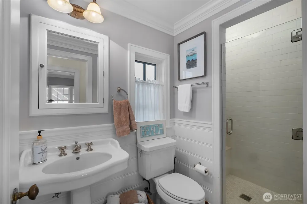 7 E Myrtle Lane Pacific Beach, WA 98571