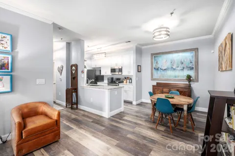 600 Vista Lake Drive #4