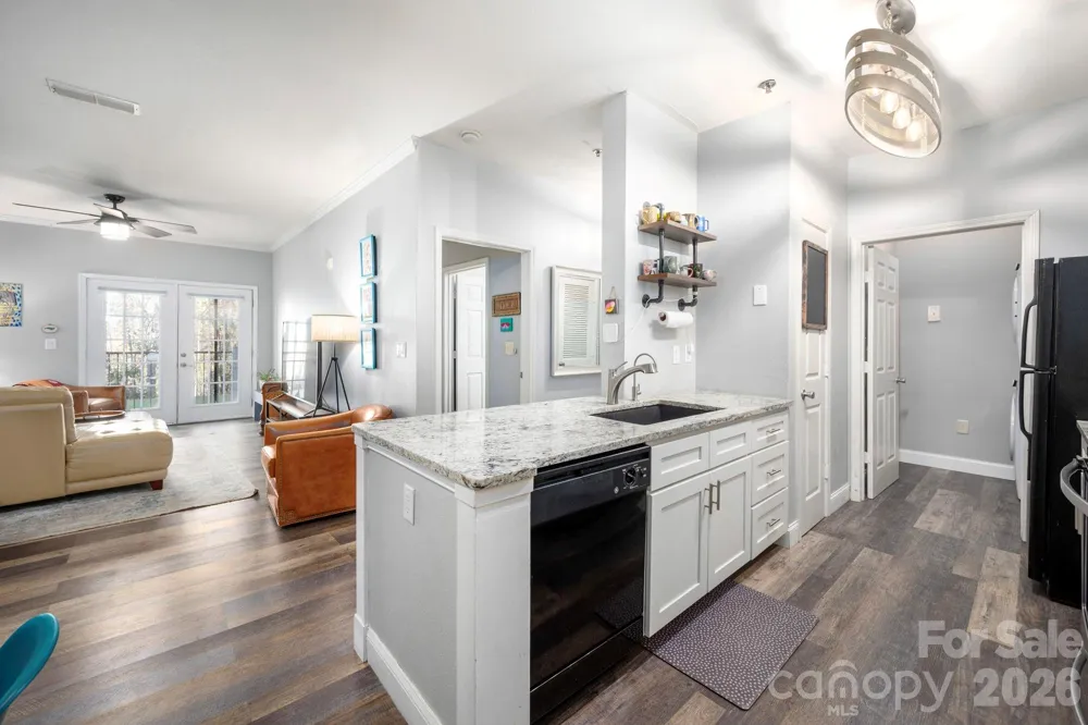 600 Vista Lake Drive #4 Candler, NC 28715