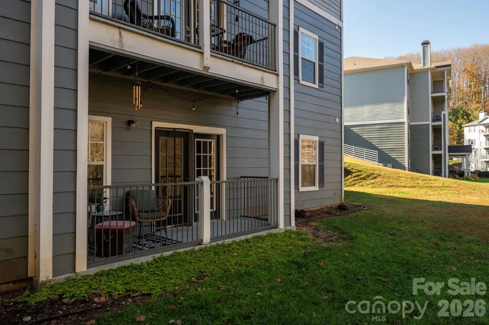 600 Vista Lake Drive #4 Candler, NC 28715