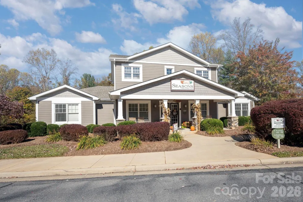 600 Vista Lake Drive #4 Candler, NC 28715