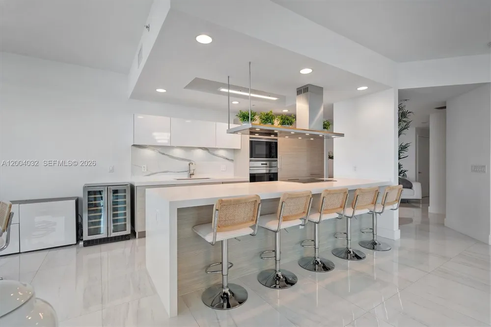 17301 Biscayne Blvd #1010 North Miami Beach, FL 33160
