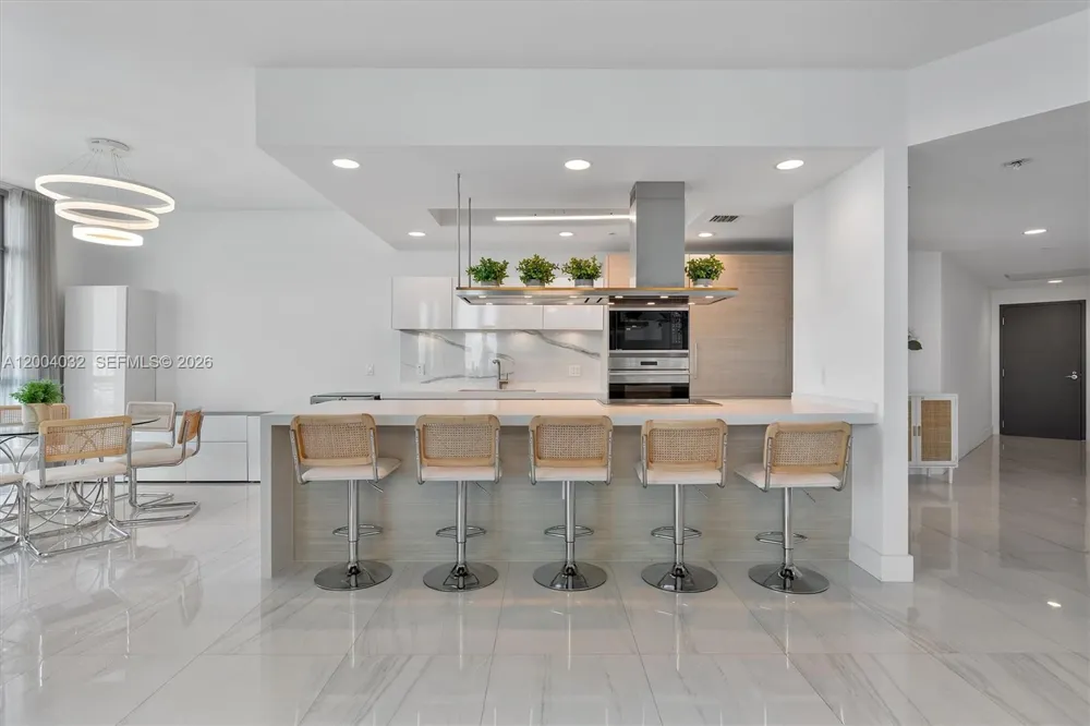 17301 Biscayne Blvd #1010 North Miami Beach, FL 33160