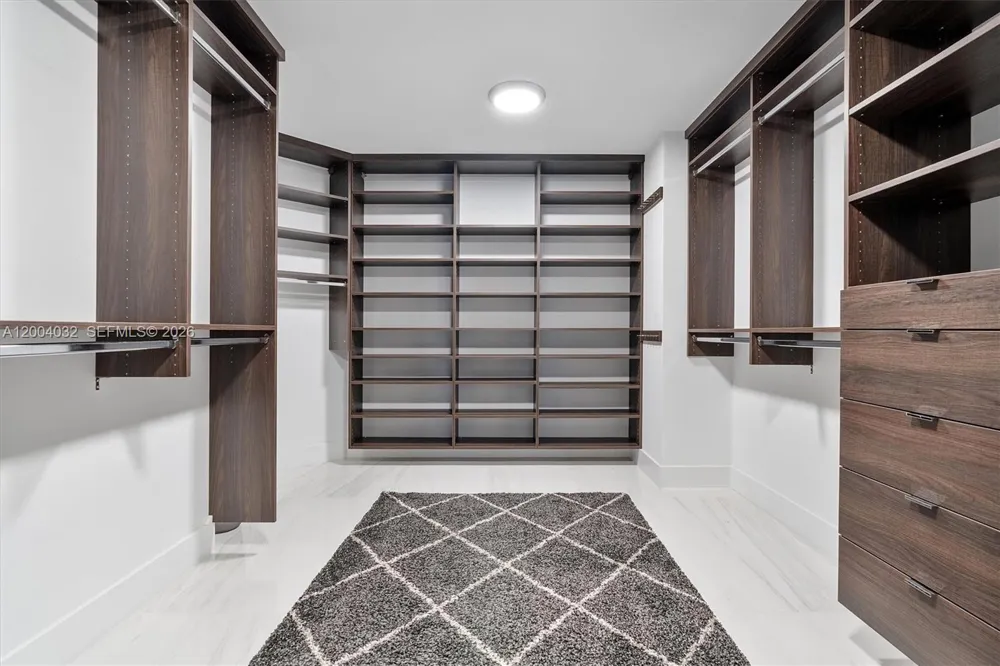 17301 Biscayne Blvd #1010 North Miami Beach, FL 33160