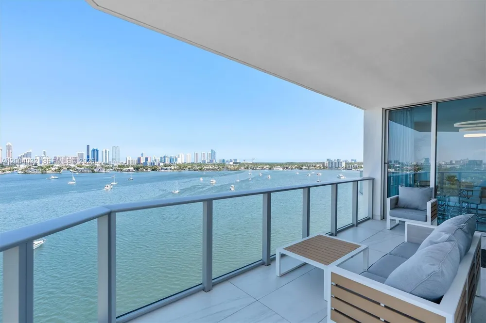 17301 Biscayne Blvd #1010 North Miami Beach, FL 33160