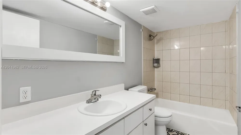 7231 Miami Lakes Dr #C5 Miami Lakes, FL 33014