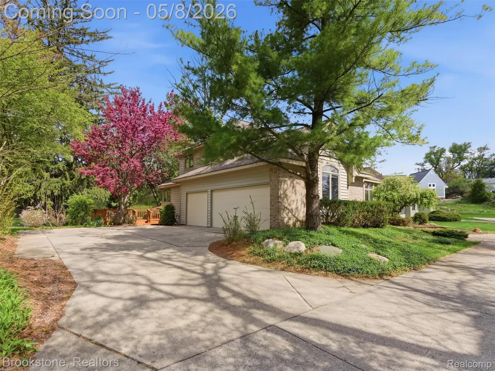 6512 White Lake Road Clarkston City, MI 48346