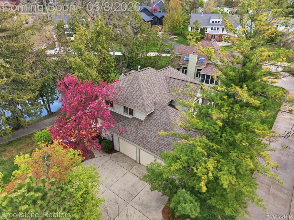 6512 White Lake Road Clarkston City, MI 48346