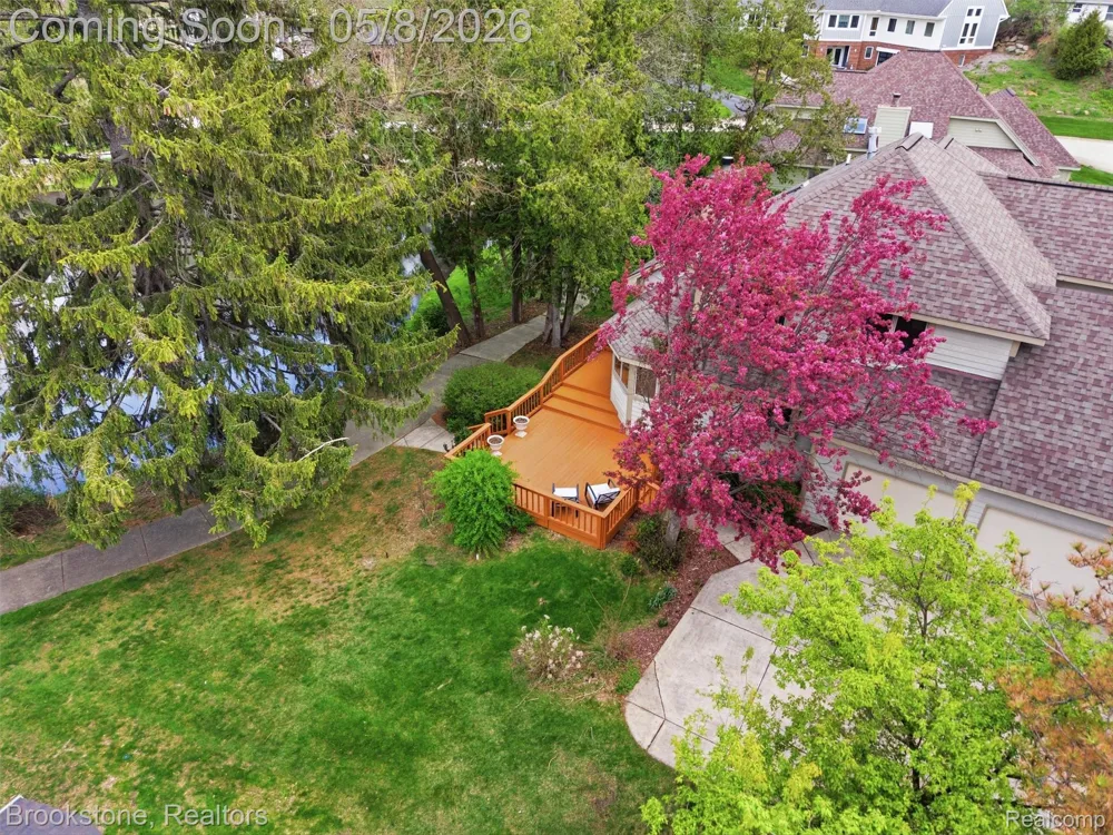 6512 White Lake Road Clarkston City, MI 48346