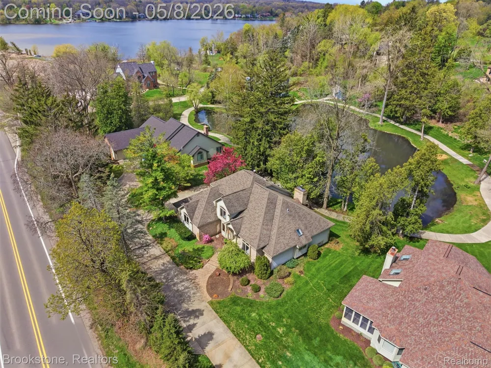 6512 White Lake Road Clarkston City, MI 48346