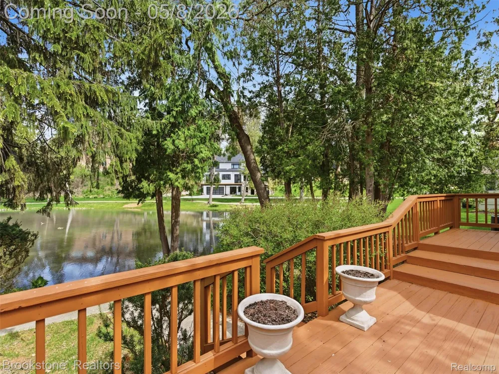 6512 White Lake Road Clarkston City, MI 48346