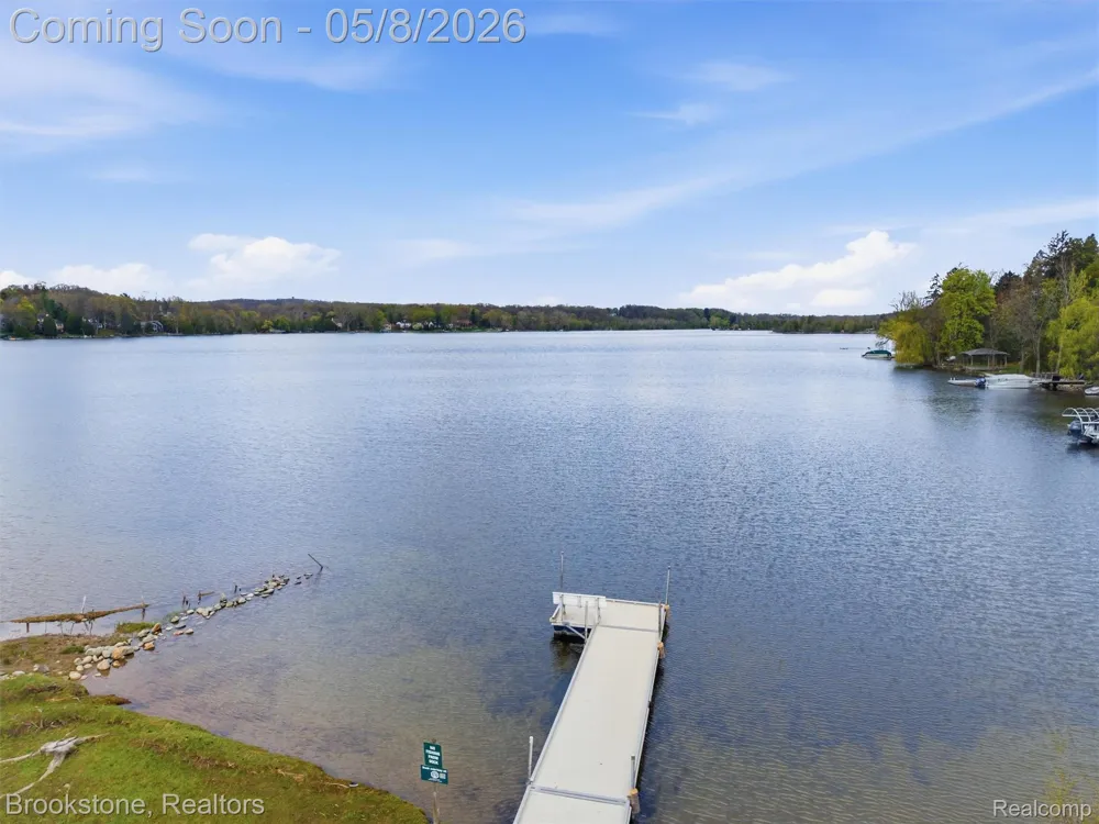 6512 White Lake Road Clarkston City, MI 48346