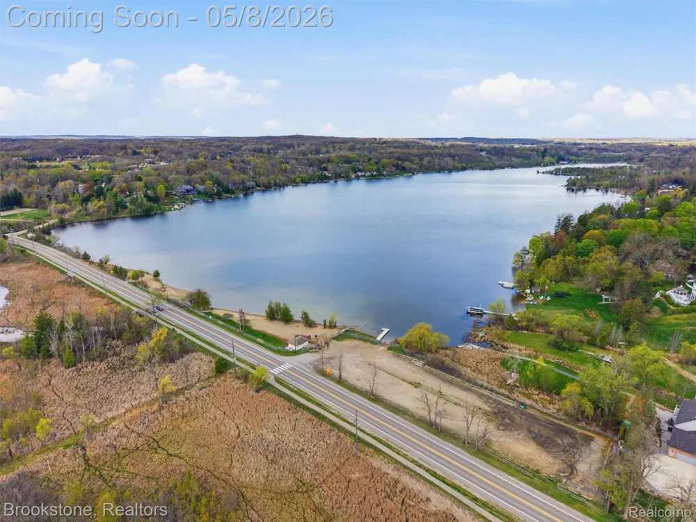 6512 White Lake Road Clarkston City, MI 48346