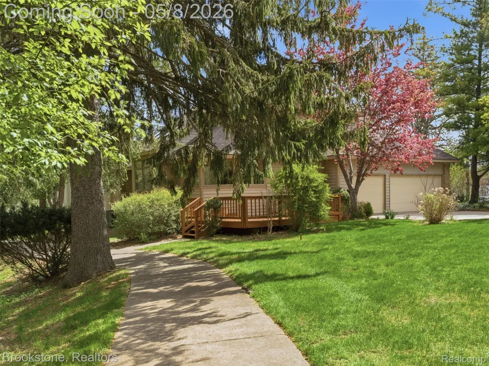 6512 White Lake Road Clarkston City, MI 48346