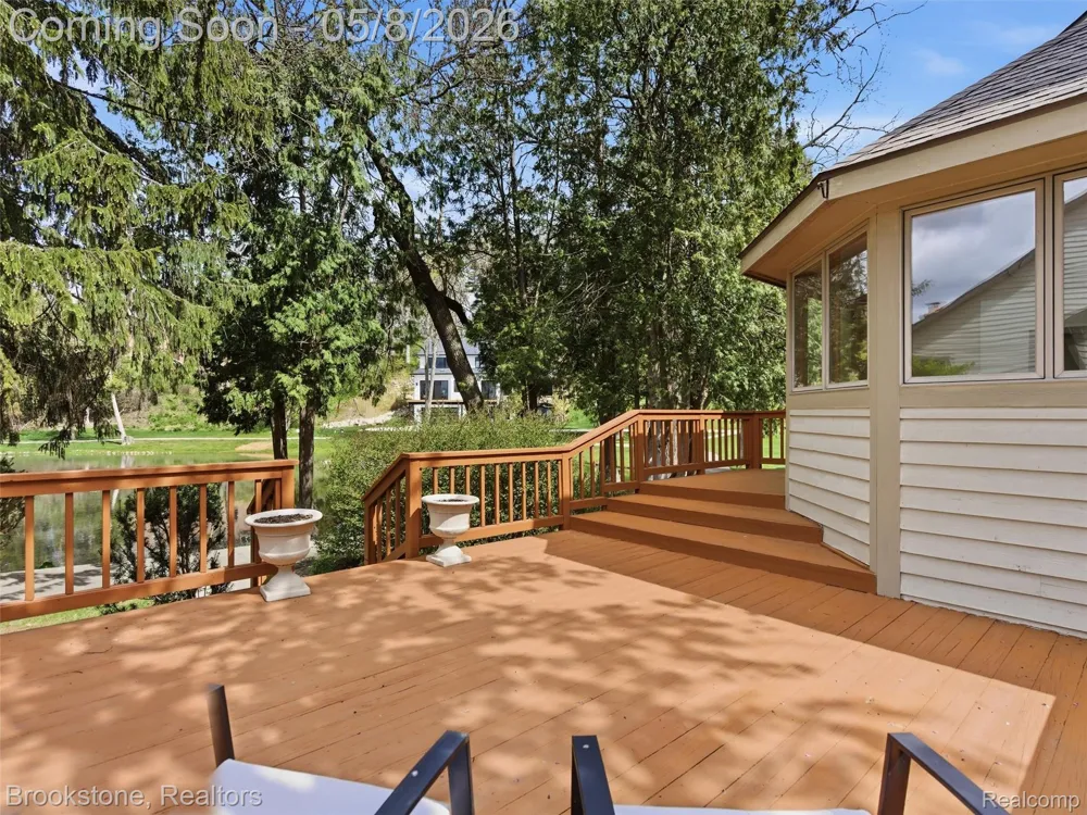 6512 White Lake Road Clarkston City, MI 48346