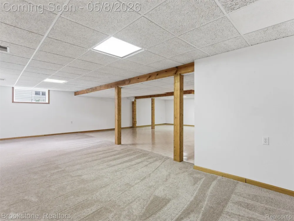 6512 White Lake Road Clarkston City, MI 48346