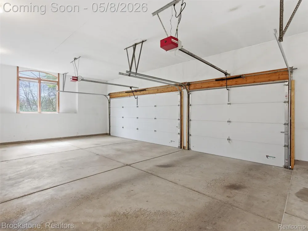 6512 White Lake Road Clarkston City, MI 48346