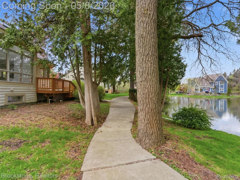 6512 White Lake Road Clarkston City, MI 48346