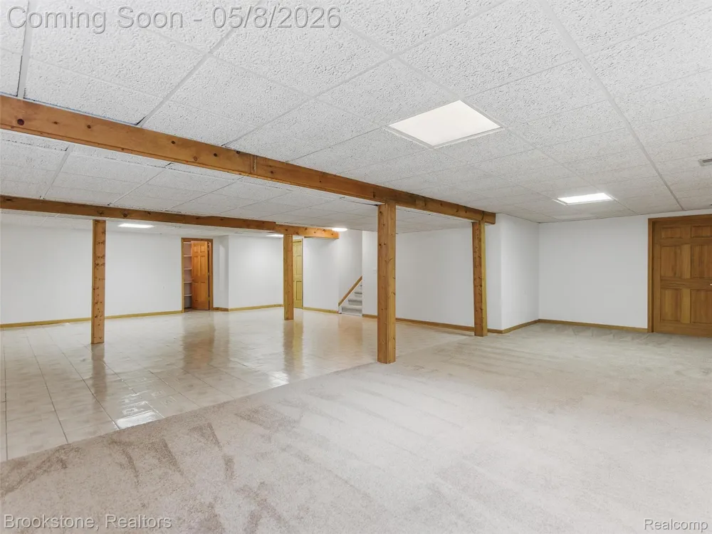 6512 White Lake Road Clarkston City, MI 48346