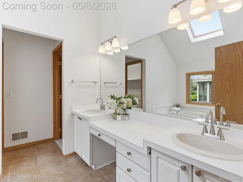 6512 White Lake Road Clarkston City, MI 48346