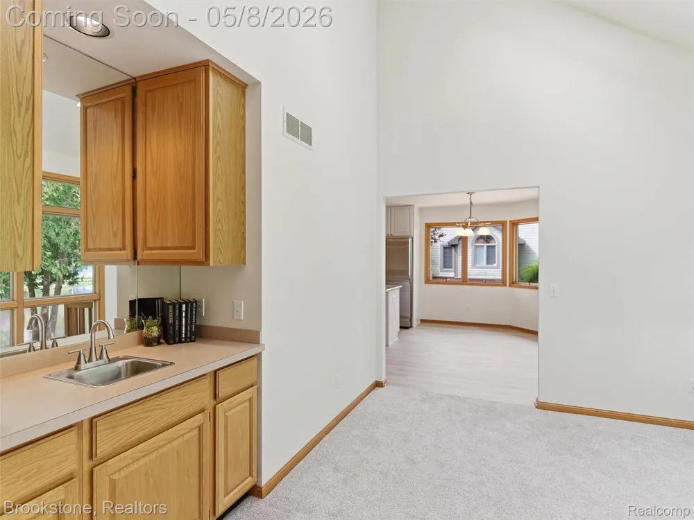 6512 White Lake Road Clarkston City, MI 48346