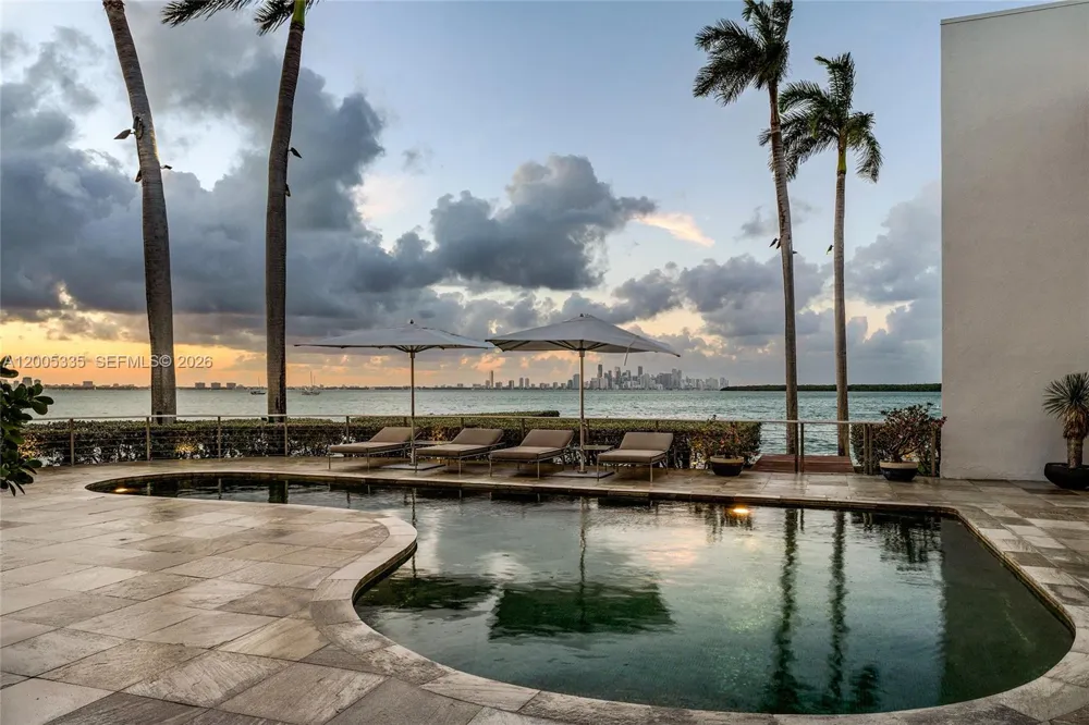 485 W Matheson Dr Key Biscayne, FL 33149