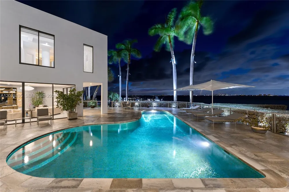 485 W Matheson Dr Key Biscayne, FL 33149