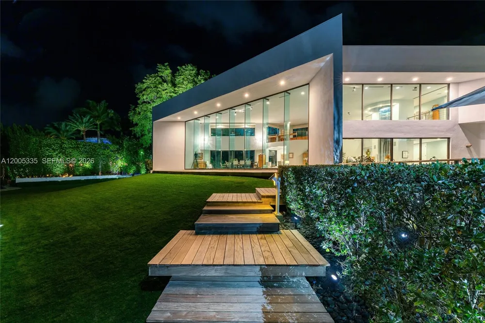 485 W Matheson Dr Key Biscayne, FL 33149