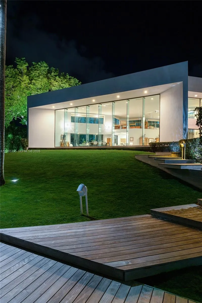 485 W Matheson Dr Key Biscayne, FL 33149