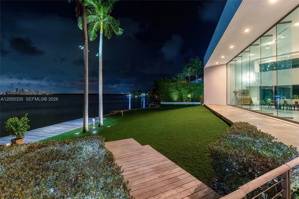 485 W Matheson Dr Key Biscayne, FL 33149