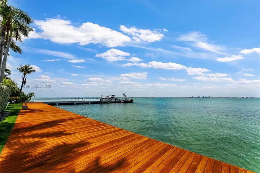 485 W Matheson Dr Key Biscayne, FL 33149