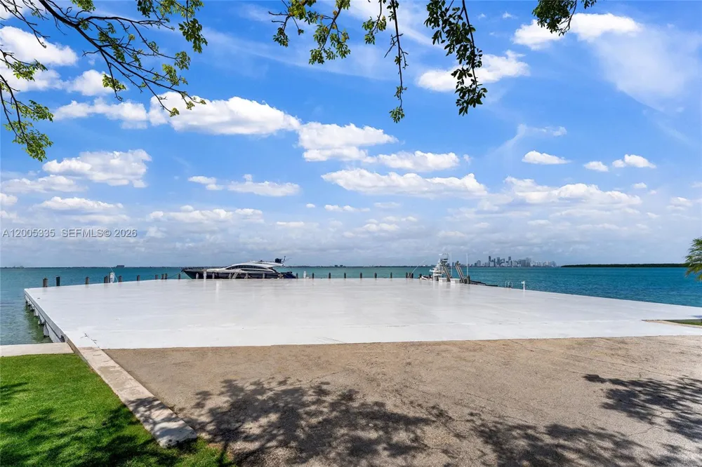 485 W Matheson Dr Key Biscayne, FL 33149