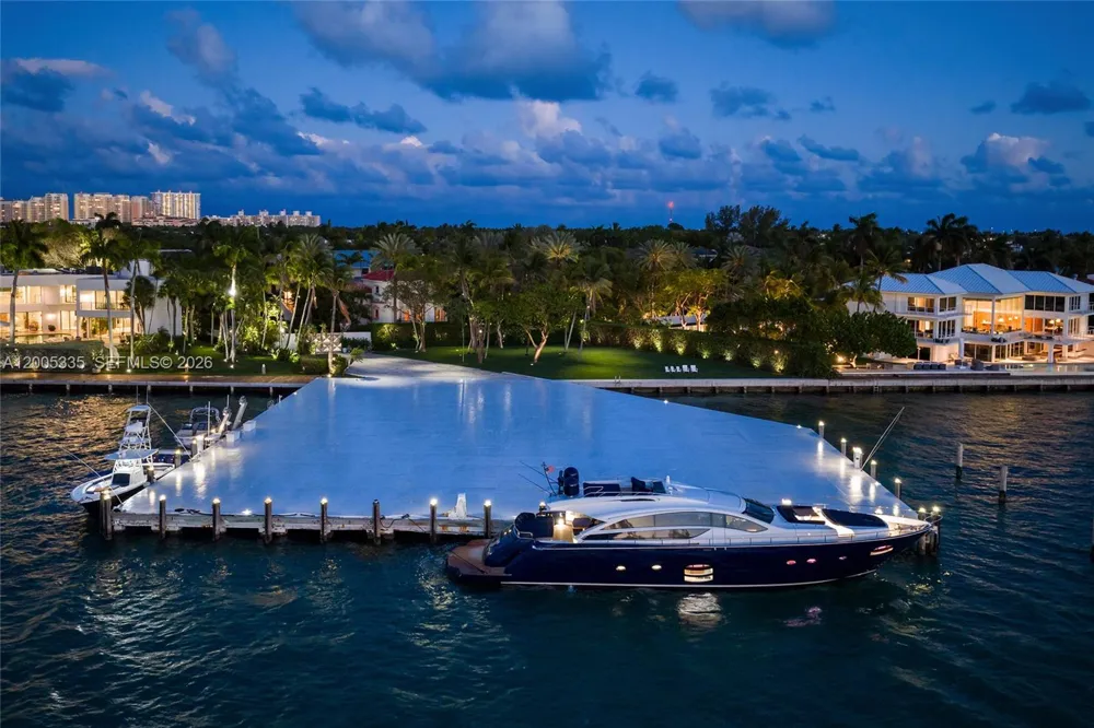 485 W Matheson Dr Key Biscayne, FL 33149