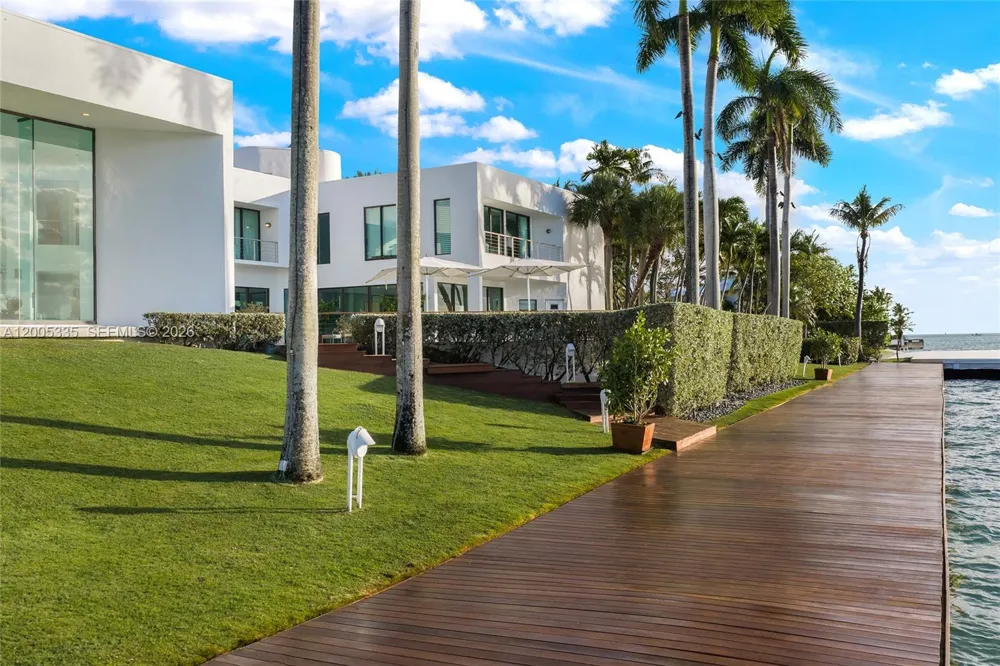 485 W Matheson Dr Key Biscayne, FL 33149