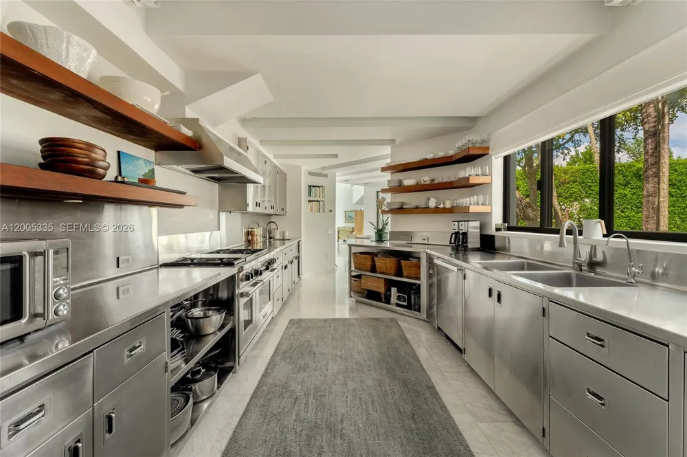 485 W Matheson Dr Key Biscayne, FL 33149
