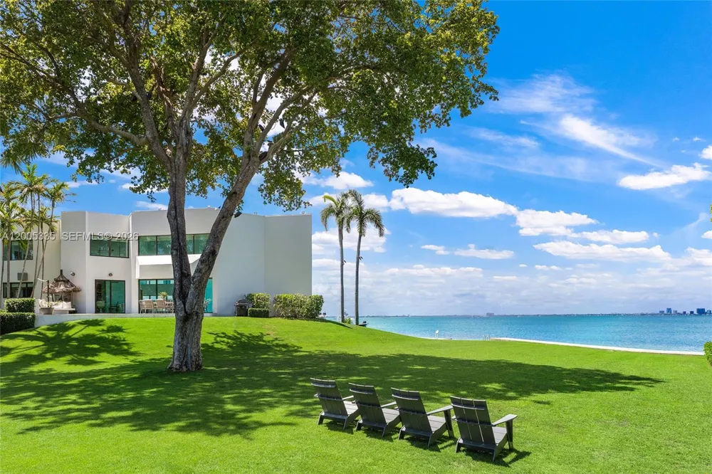485 W Matheson Dr Key Biscayne, FL 33149