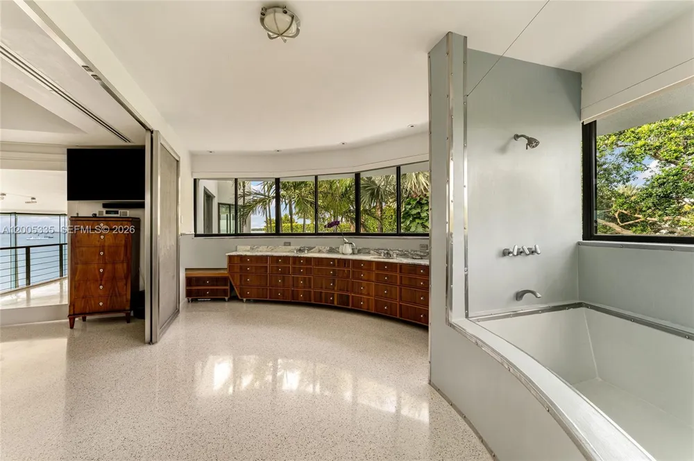 485 W Matheson Dr Key Biscayne, FL 33149