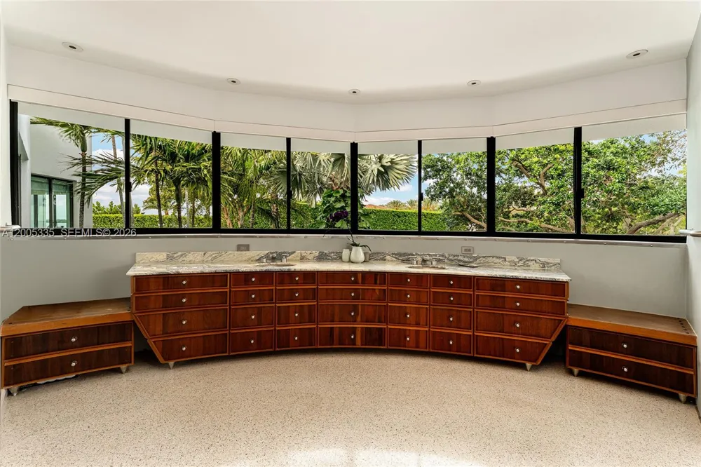 485 W Matheson Dr Key Biscayne, FL 33149