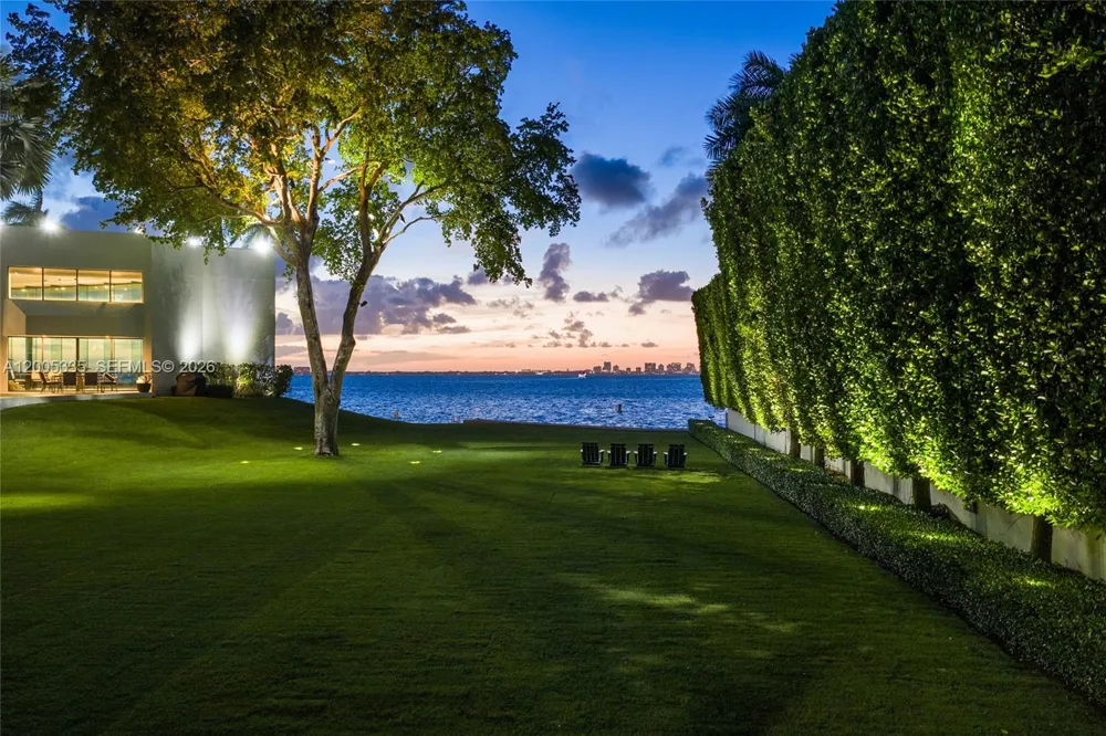 485 W Matheson Dr Key Biscayne, FL 33149