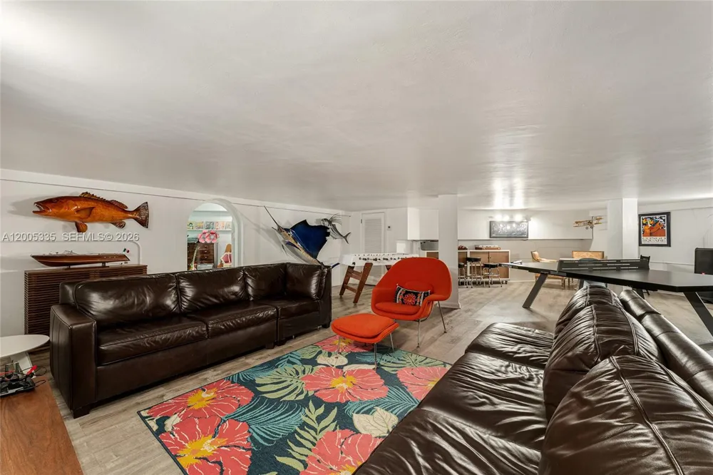 485 W Matheson Dr Key Biscayne, FL 33149