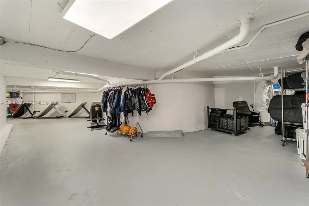 485 W Matheson Dr Key Biscayne, FL 33149