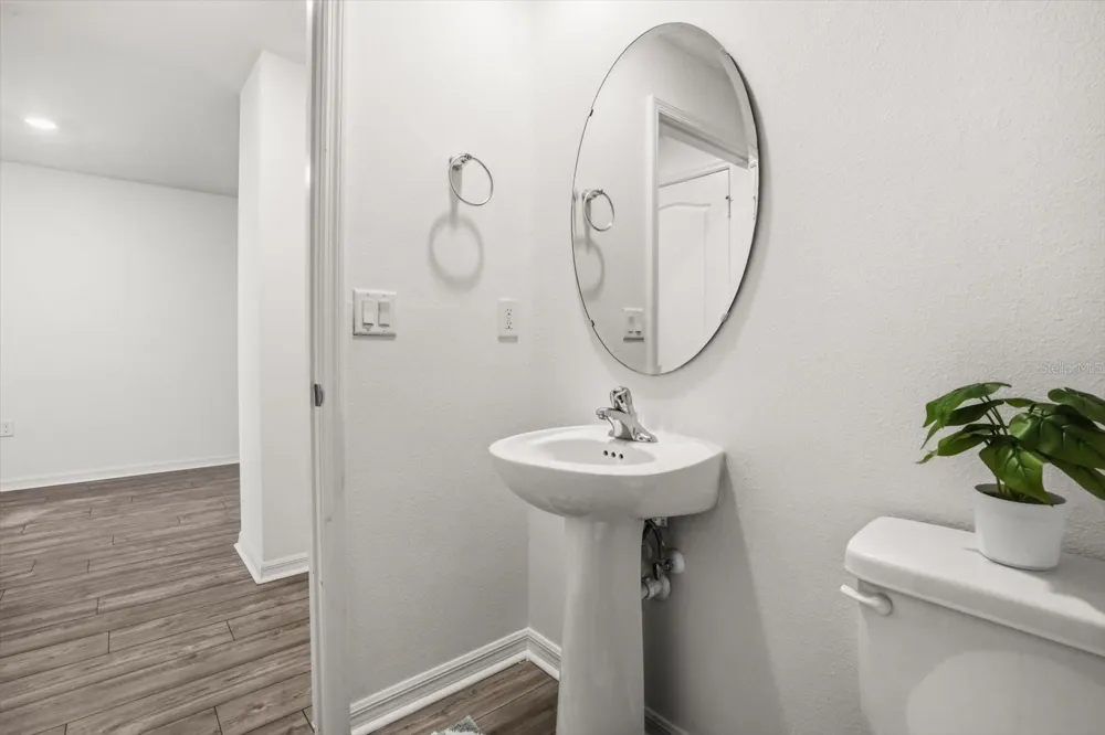 1758 WITHERNSEA COURT Tavares, FL 32778