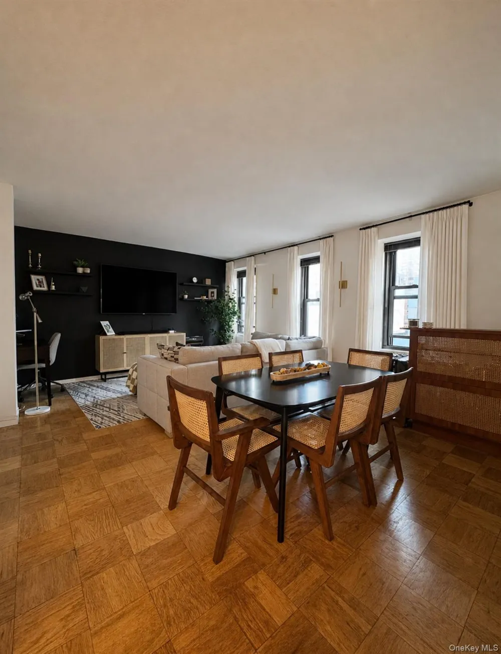 225 E 57th Street #20E New York (Manhattan), NY 10022